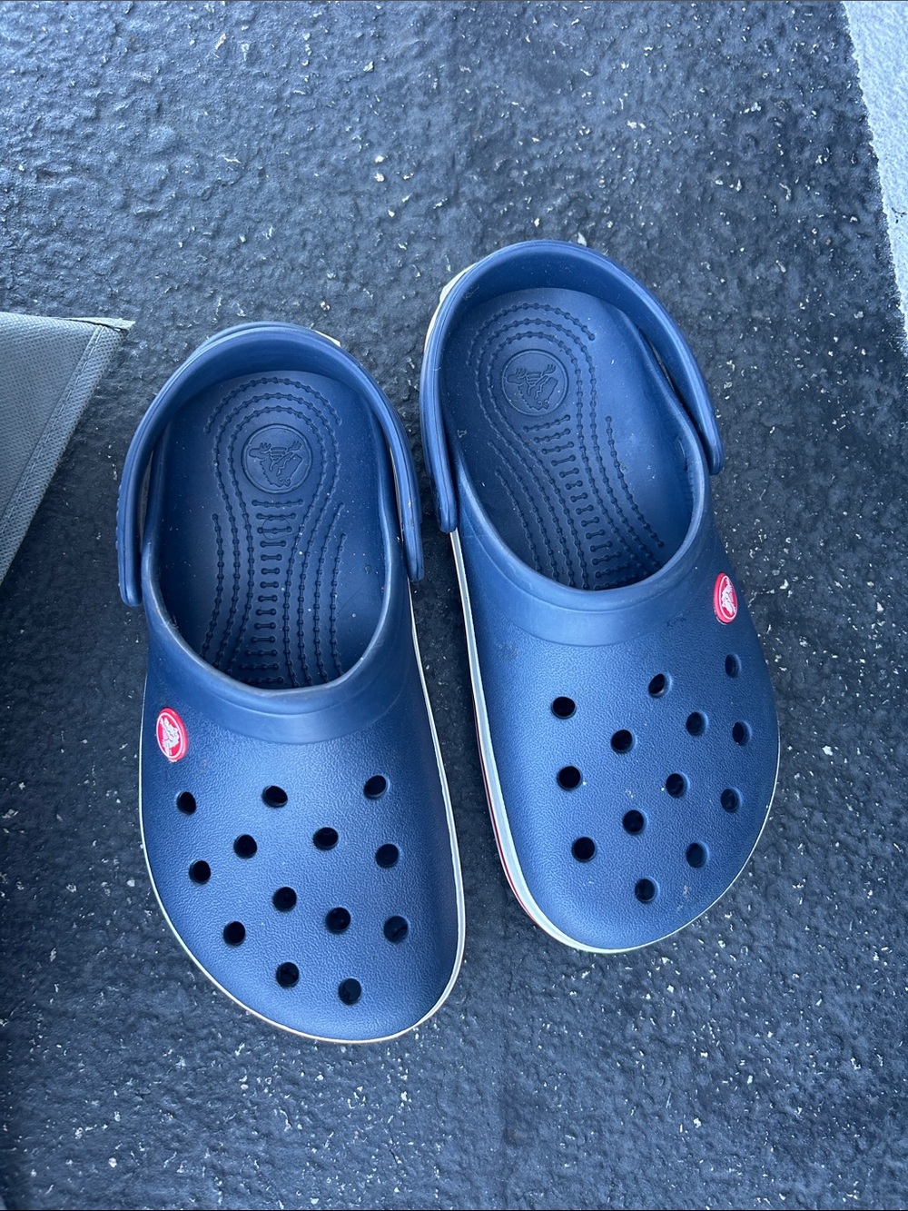 CROCS Navy Blue women’s Classic Clog with Back Strap